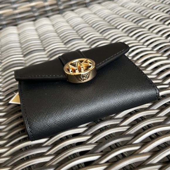 MICHAEL KORS CARMEN MEDIUM LOGO AND FAUX LEATHER WALLET BLACK - Picture 13 of 16